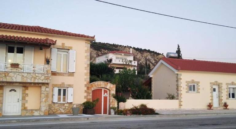 σπίτι Kato Loutro