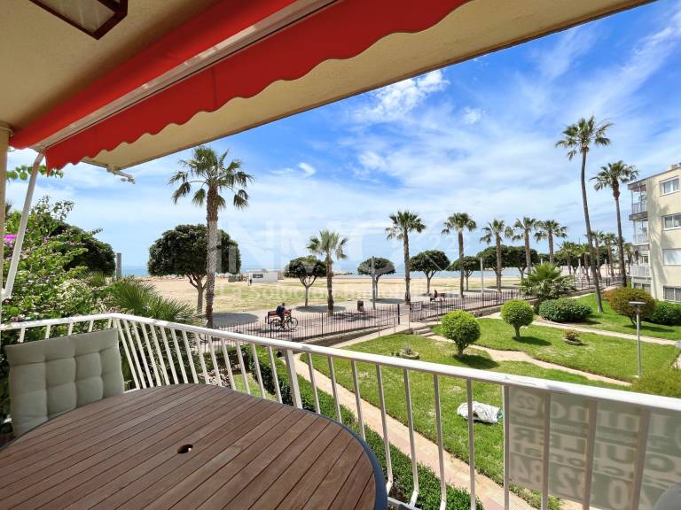Holiday apartment with patio in Cambrils