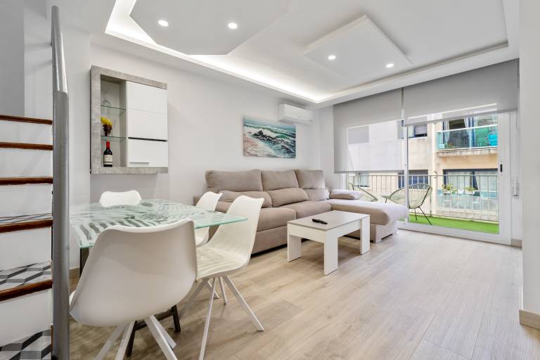 Rental apartment with patio & fast internet in El Vendrell