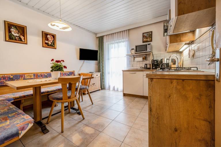 Apartment with garden & barbeque | City view in Naz Sciaves