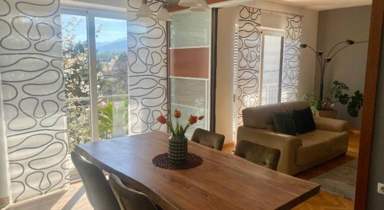 Apartment with yard & patio in Opatija