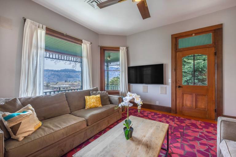 House  Hood River