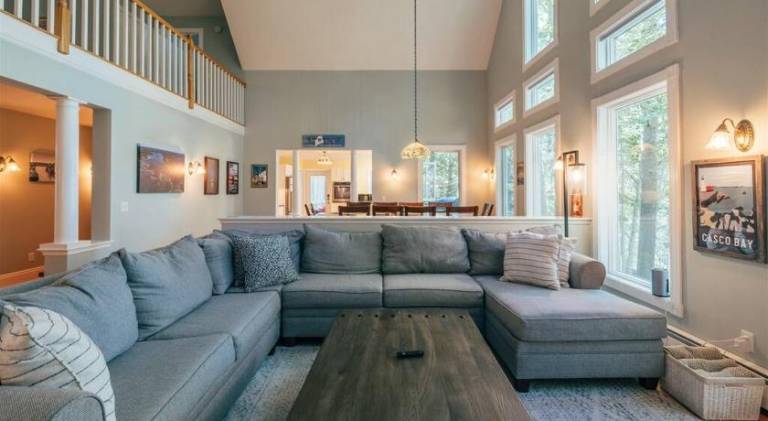 Waterfront, Luxury, Spacious home in Freeport! — photo 2