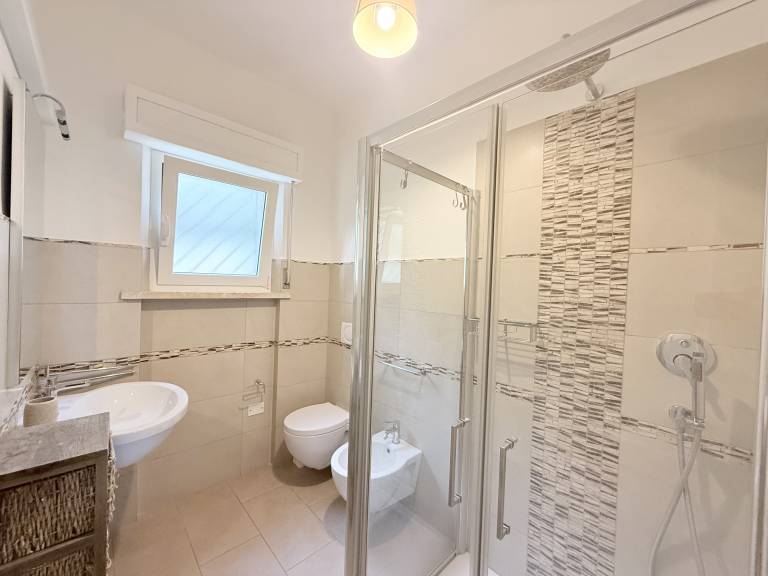 Rental apartment with garden | Garden view — photo 2