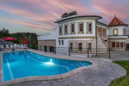 Calejo House Pool and Sports and Grill Retreat