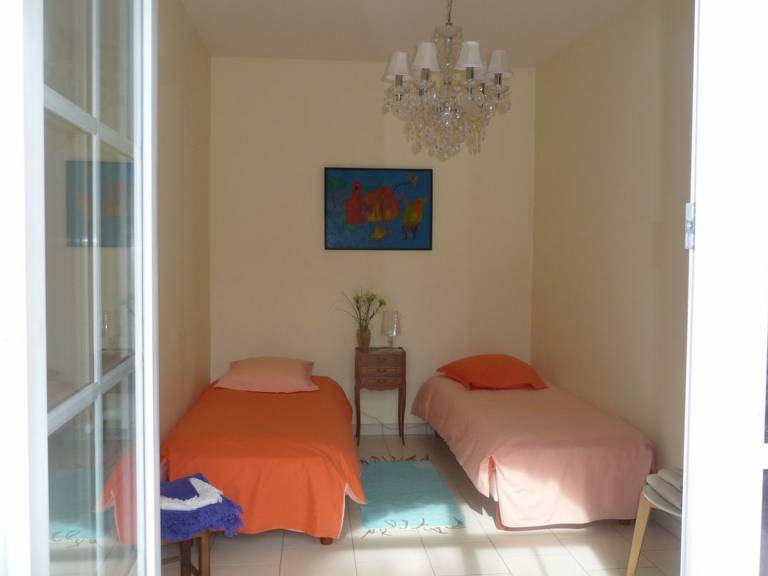 Charming Cottage with Private Gardens, Baby Gear, Near Cognac — photo 3