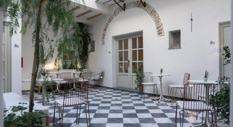 Rental apartment with terrace | Pet-friendly in Chios
