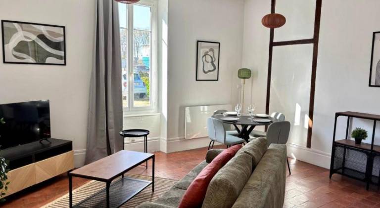 Pleasant rental apartment with yard & terrace | Beach nearby | Suitable for remote work | Pet-friendly — photo 2