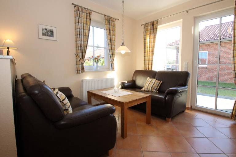 Fully equipped apartment with patio & yard | Pets are welcome — photo 3