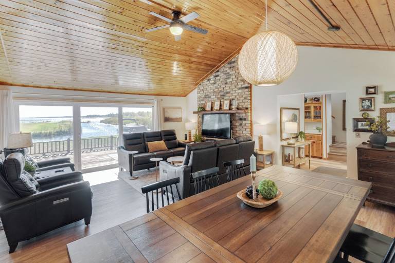 House  Breezy Point