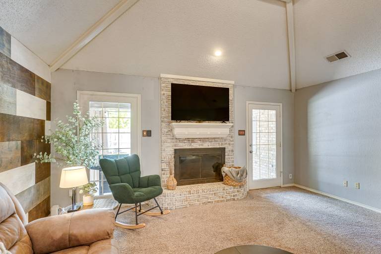 8 Mi to Texas Tech: Home w/ Patio in Lubbock — photo 4