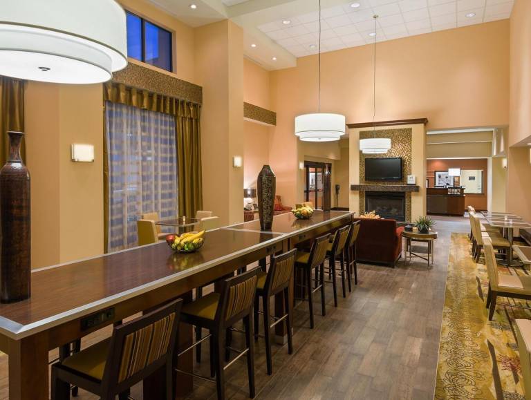 Hampton Inn & Suites Peoria at Grand Prarie — photo 4