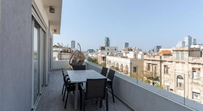 Big holiday apartment | Close to Neve Tzedek | Suitable for remote work | Pets are welcome — photo 3