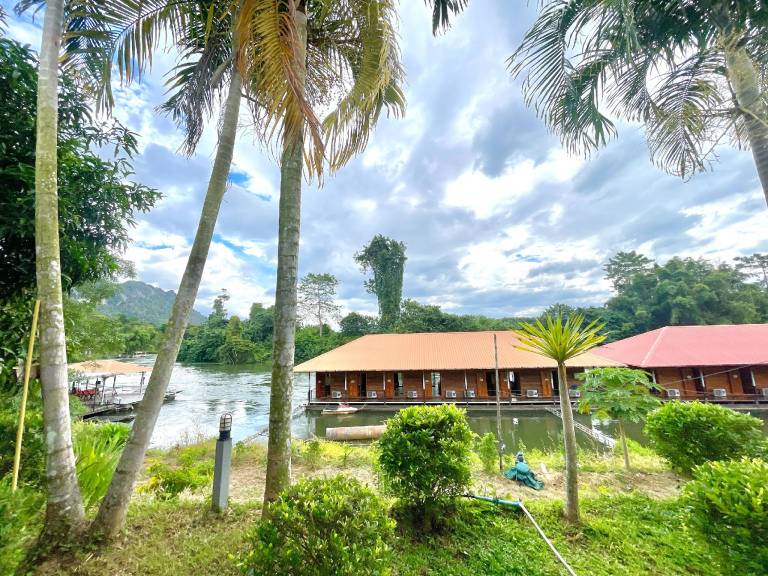 Mataburi River Kwai Resort in Sai Yok