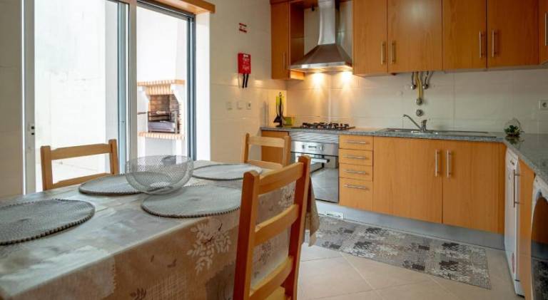 Rental apartment with patio in Leiria