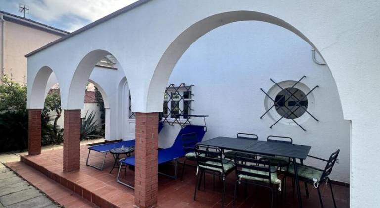 Villa with 2 rooms for 6 persons — photo 5