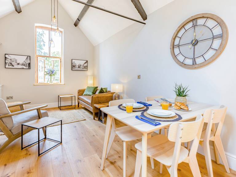 Family-oriented cottage with yard | Pets allowed — photo 3