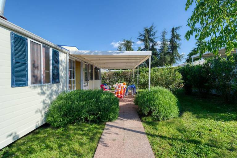 Children-friendly wonderful vacation home with patio, barbeque & pool | Beach nearby | Pets are welcome — photo 5