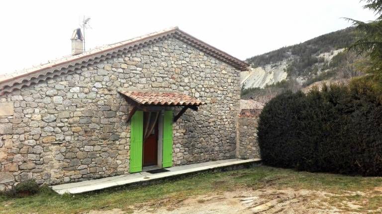 Gite with patio & yard — photo 4