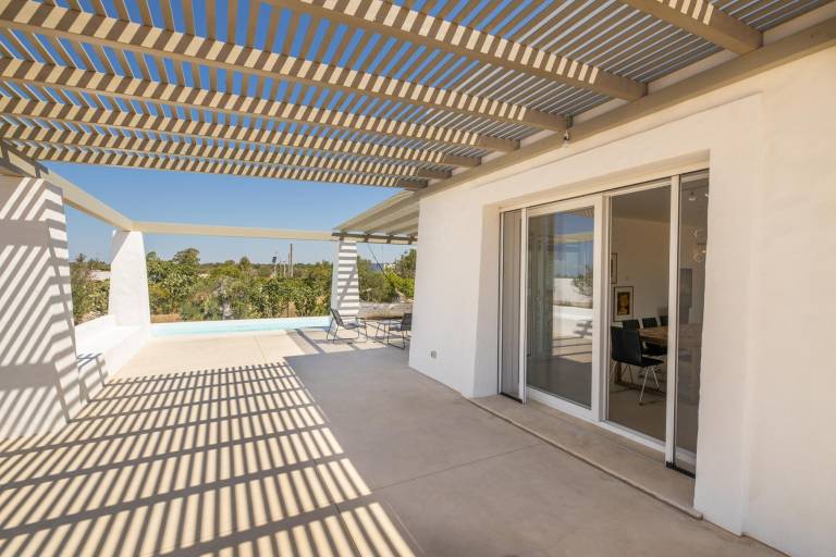 Vacation home with patio, yard & pool — photo 3