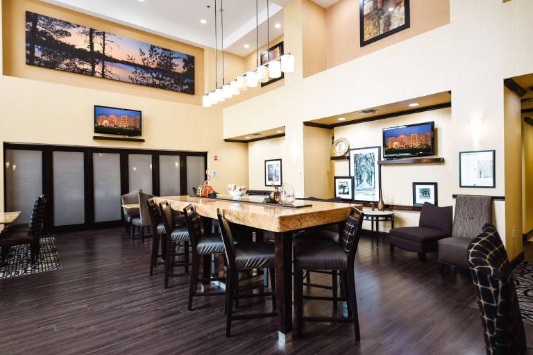 Hampton Inn & Suites Pine Bluff — photo 2