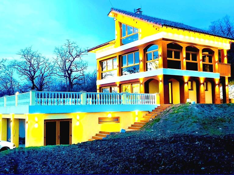 Villa Levice