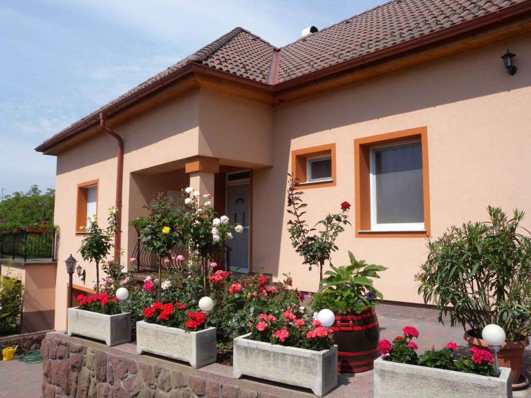Vacation home with garden, jacuzzi & sauna — photo 4