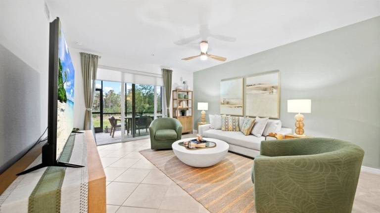Condo with hot tub, yard & grill | Water view — photo 2