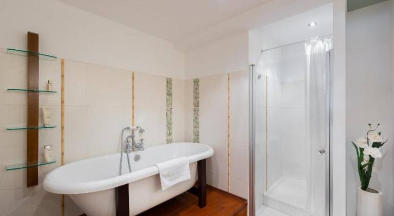 Serviced apartment with yard | Close to Prague astronomical clock | Dogs allowed — photo 2