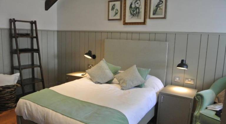 The Crown Pub Dining & Rooms