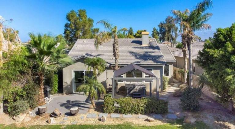 House with pool & jacuzzi — photo 5