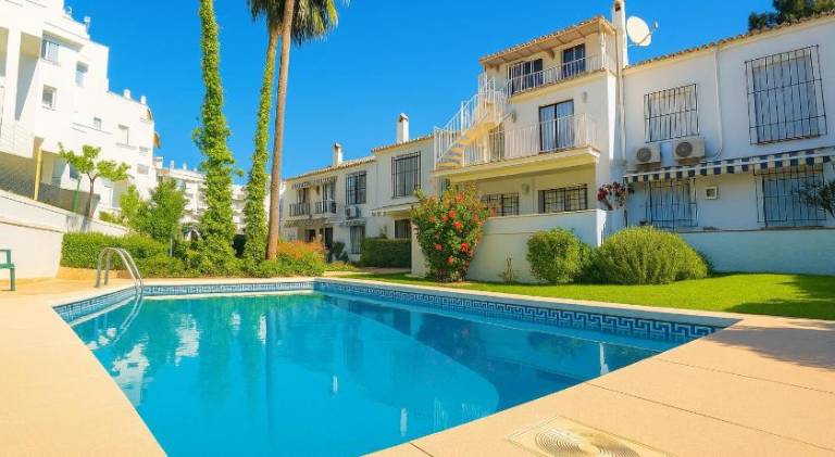 Holiday apartment with pool in Torremolinos