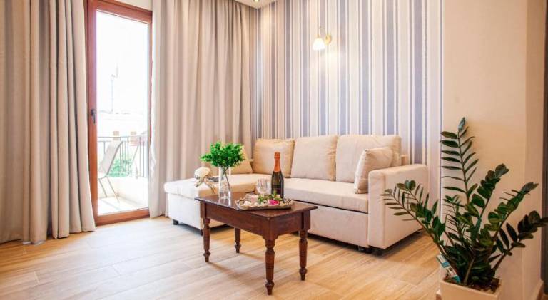 Pleasant serviced apartment with hot tub | Close to the beach | Pet-friendly — photo 2