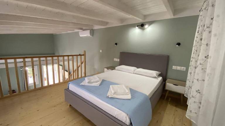 Holiday apartment with barbecue, terrace & yard in Lefkada