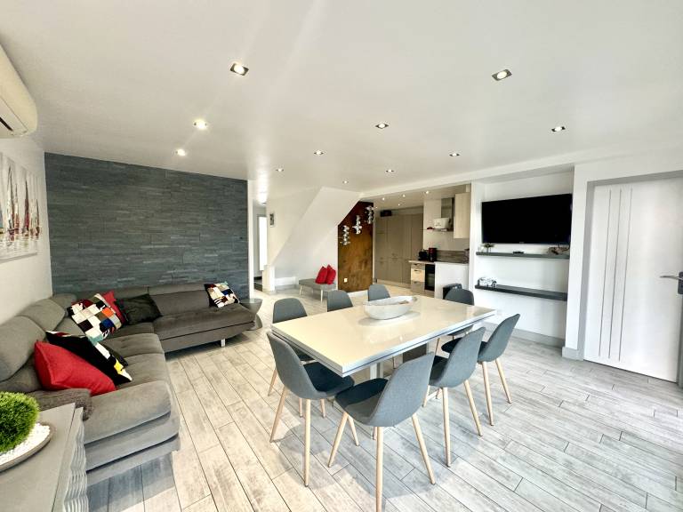 Villa with garden, pool & BBQ | Garden view — photo 5