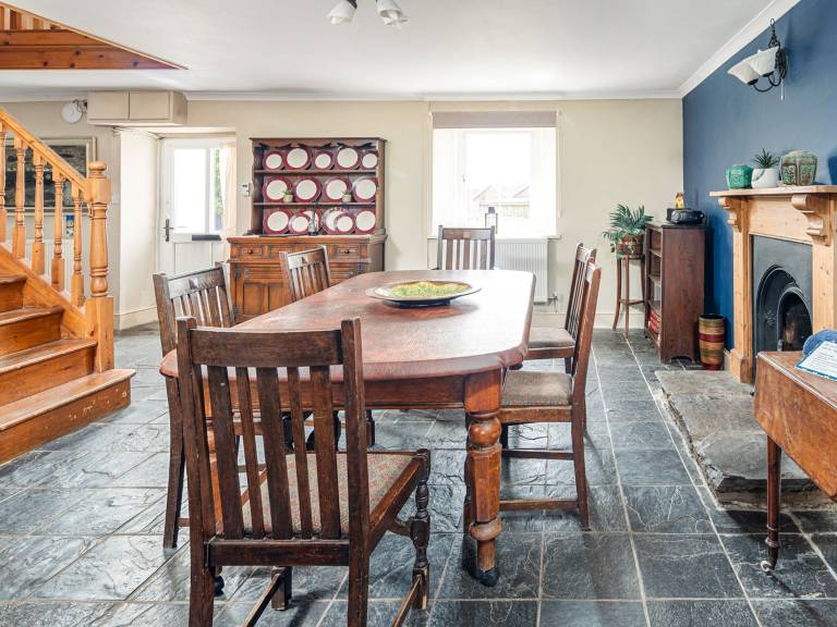 Family-oriented nice cottage with sauna, garden & hot tub | River view | Pets are welcome — photo 5