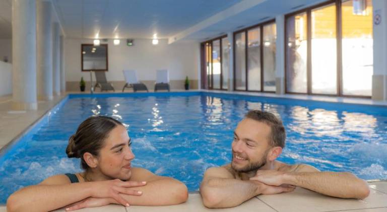 Serviced apartment with sauna, terrace & hot tub | Next to the ski | Pets allowed — photo 4