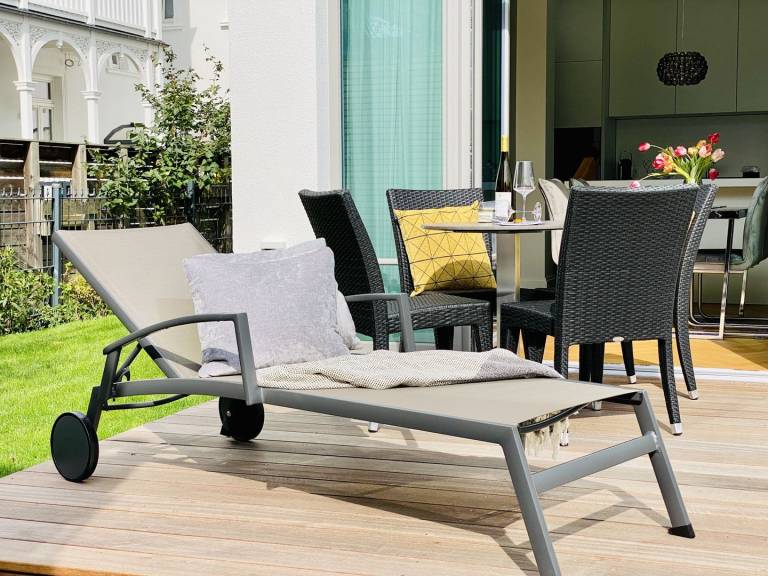 Lässige Eleganz – Sonnensuite direkt am Meer! Zentrale Lage, direkt am Strand — photo 2