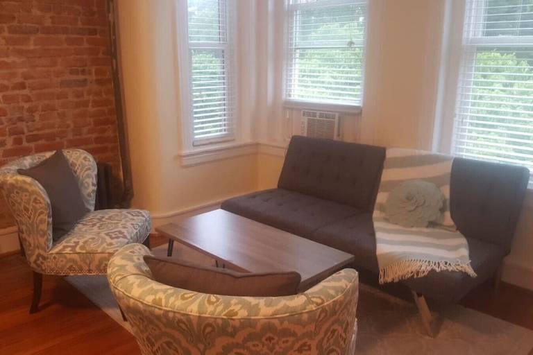 Bed and breakfast  Forest Hills