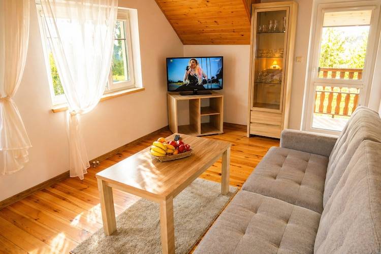 Vacation home with yard & terrace — photo 4