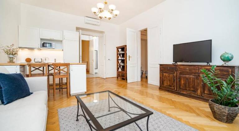 Apartment | Next to Prague astronomical clock — photo 2