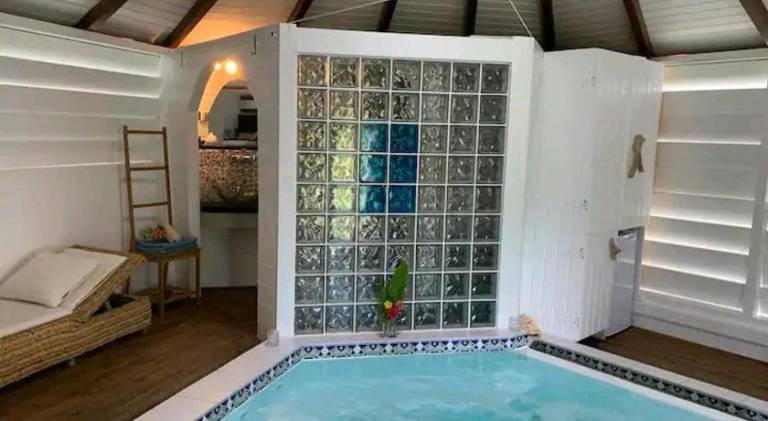 Rental apartment with pool & hot tub — photo 3