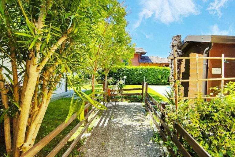 Villa with yard & BBQ — photo 5