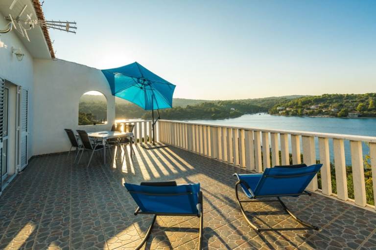 Apartman  Nečujam