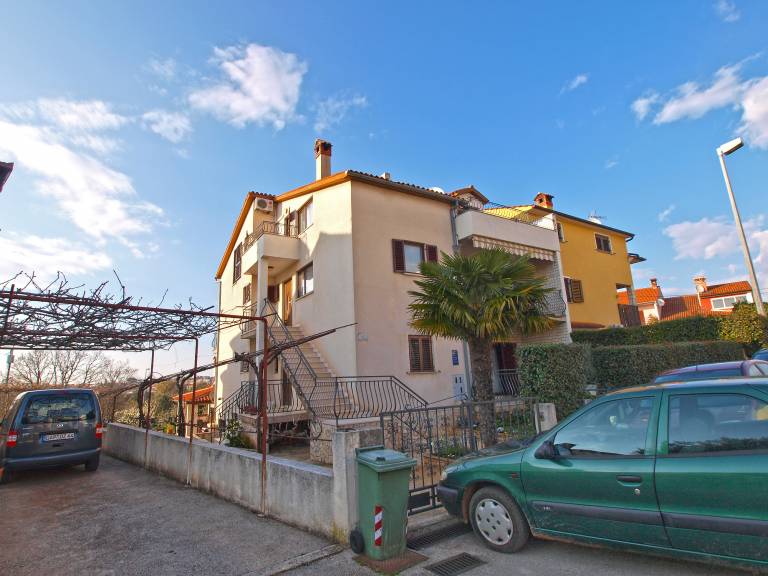 Family-friendly apartment with patio & BBQ | Dogs allowed in Rovinj