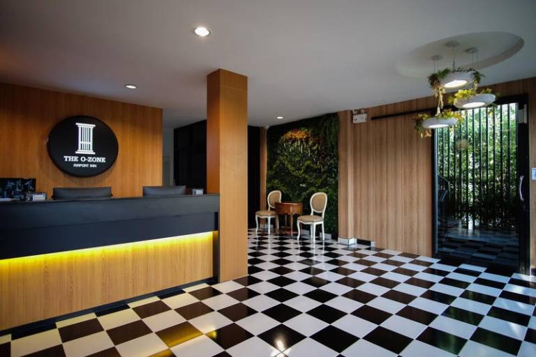 The O Zone Airport Inn