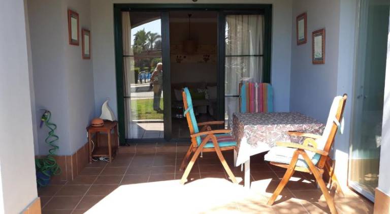 Fully equipped holiday apartment with patio, garden & pool | Perfect for remote work | Pet-friendly — photo 5