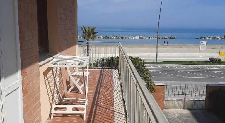 Holiday apartment with 2 rooms for 6 persons — photo 4