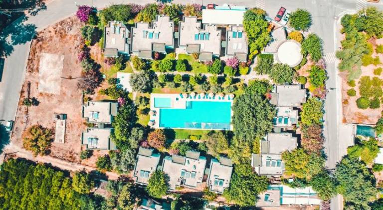 Serviced apartment with yard, pool & patio in Bodrum