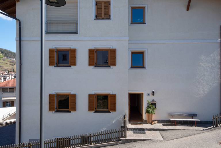 Beautiful Apartment 7 "Zur Sonne" with Mountain View & Garden — photo 3